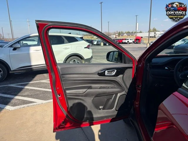 New 2026 Red Hot Pearlcoat Jeep Latitude image 9