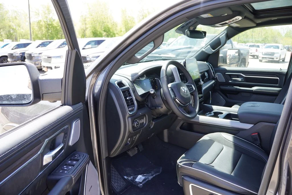 New 2026 Granite Crystal Metallic Clear-Coat Exterior Paint RAM Laramie image 10