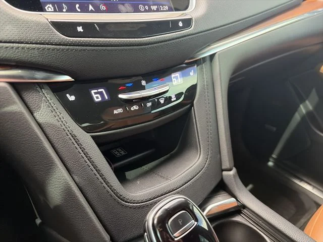 Used 2025 Black Cadillac Premium Luxury image 19