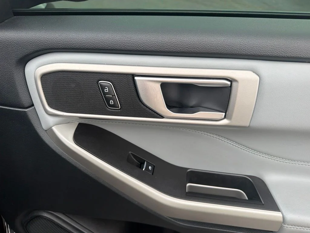 Used 2023 Black Ford XLT image 36