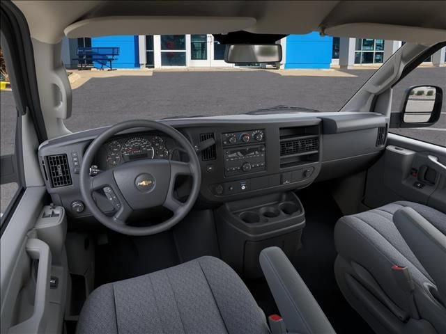 New 2026 Summit White Chevrolet WT image 15