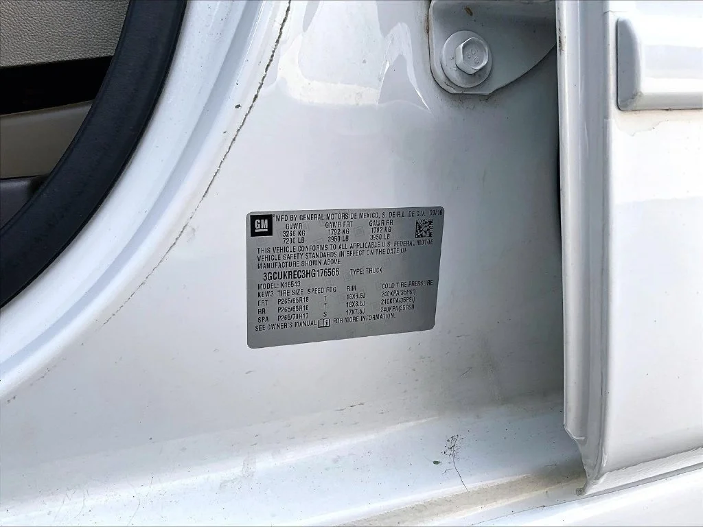 Used 2017 White Chevrolet LT image 23