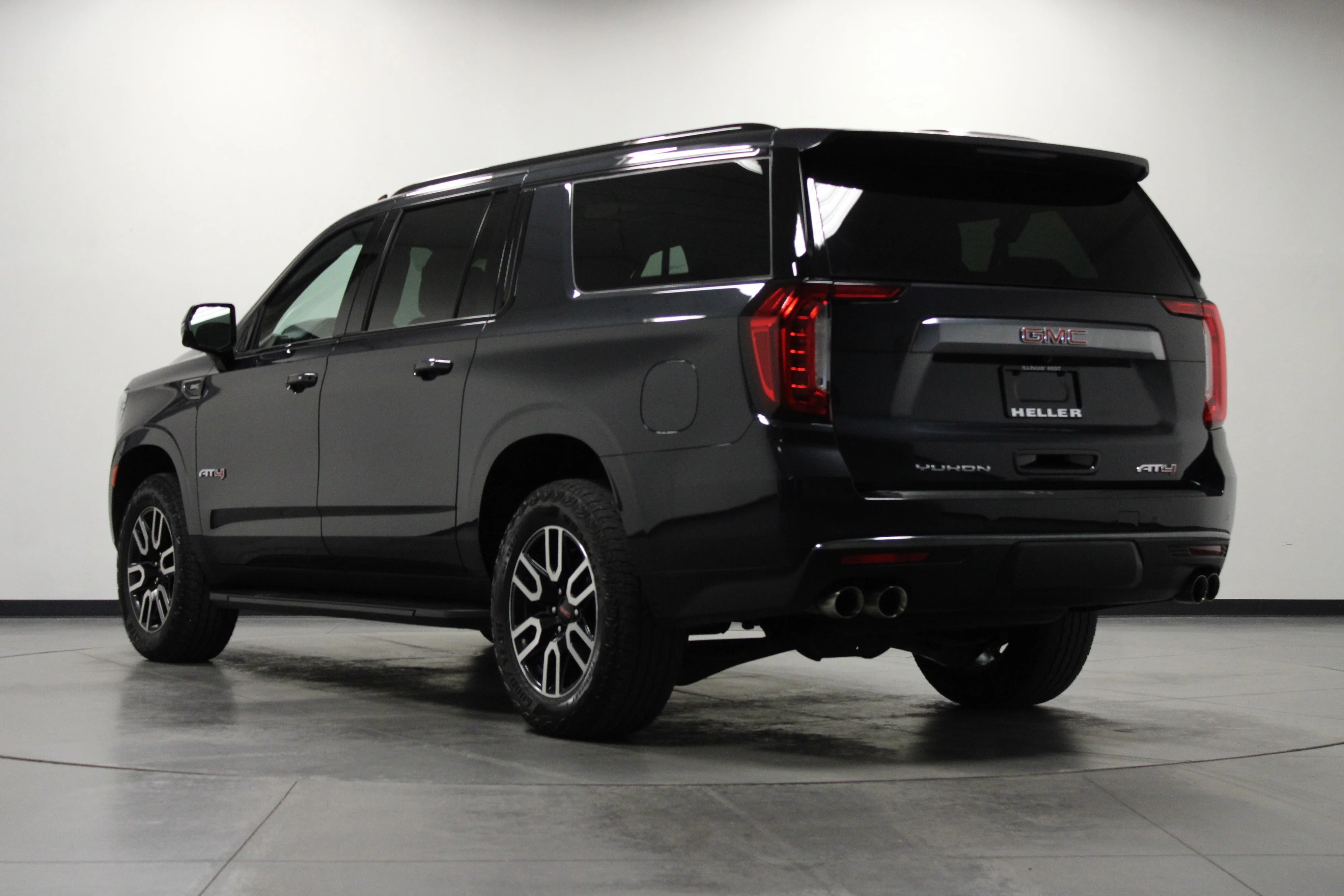 Used 2024 Titanium Rush Metallic GMC AT4 image 6