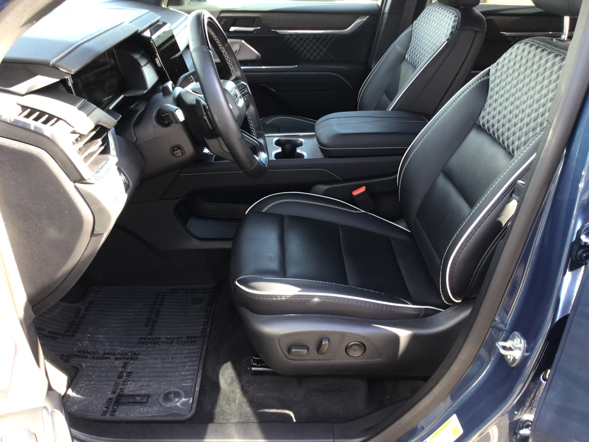 Used 2025 Downpour Metallic GMC Denali image 8