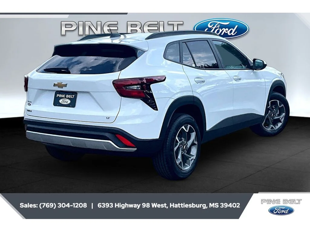 Used 2025 Summit White Chevrolet LT image 11