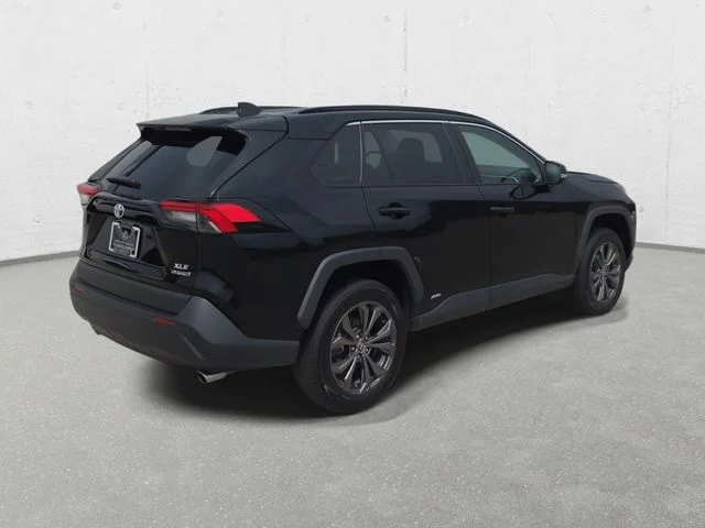 Used 2023 Midnight Black Metallic Toyota XLE Premium image 5