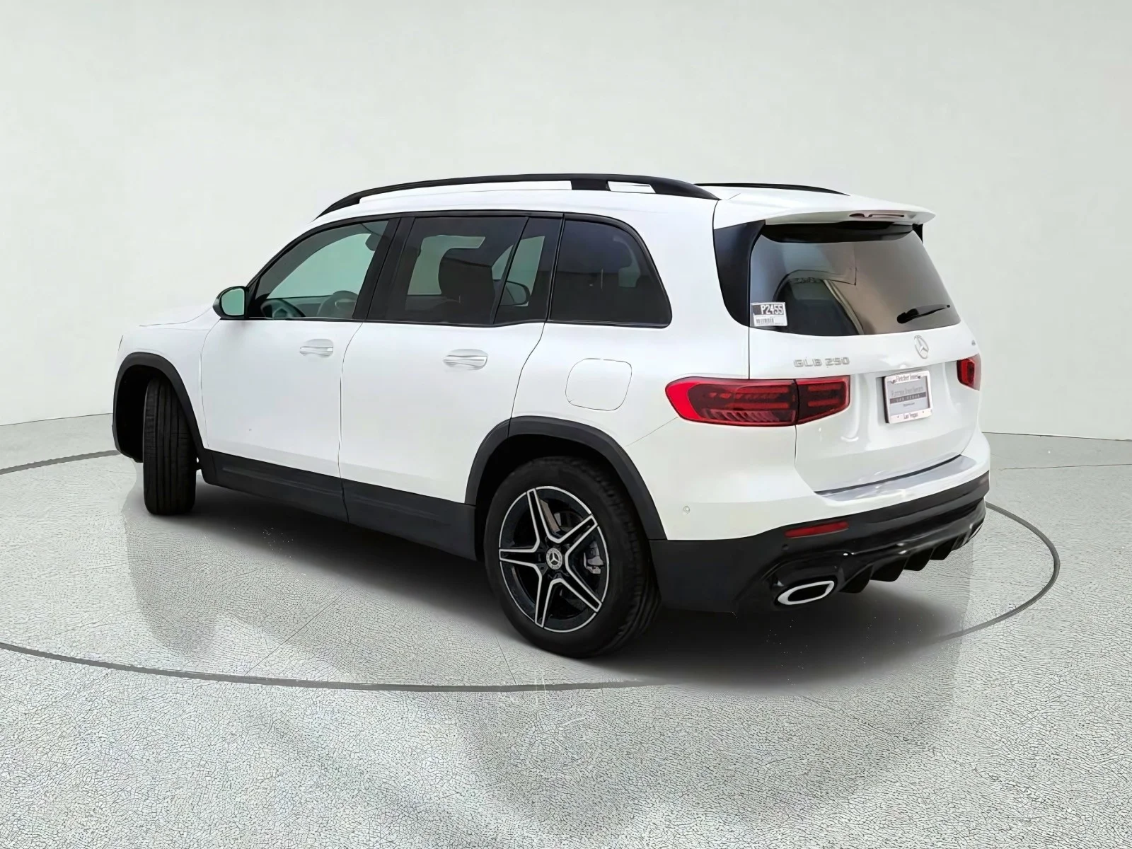 Used 2024 Polar White Mercedes-Benz GLB 250 image 12