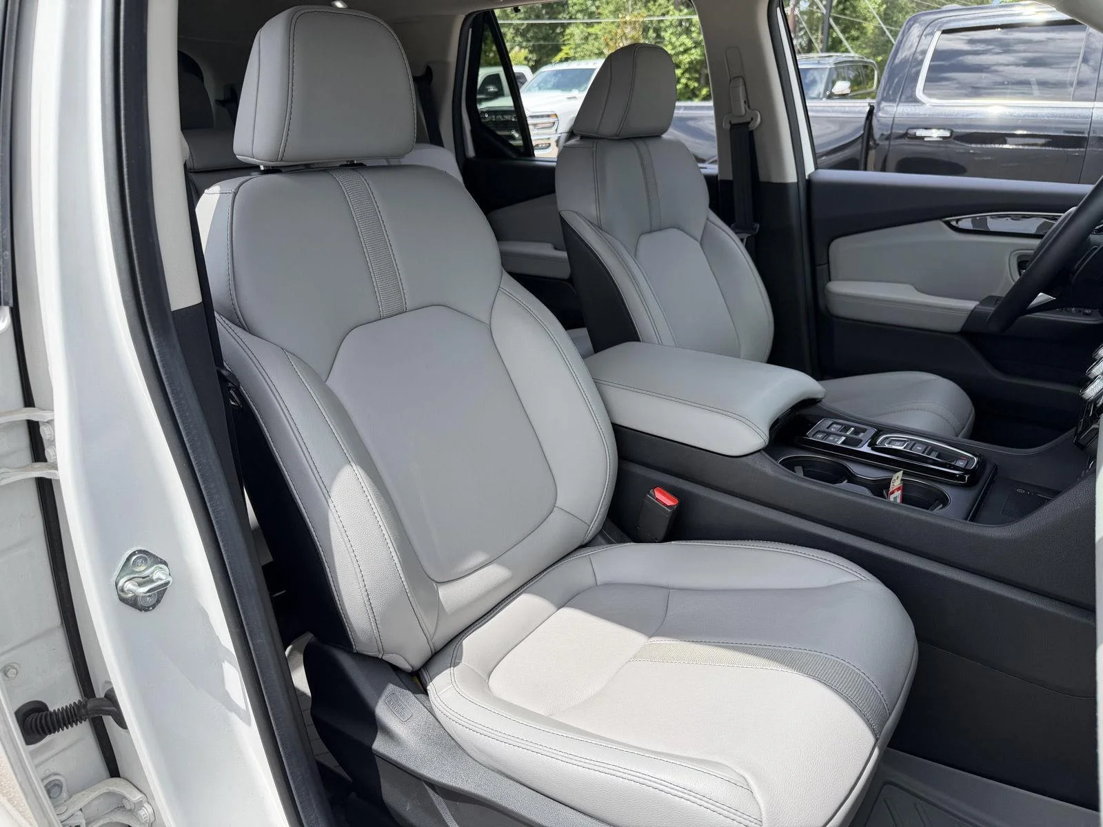 Used 2025 Platinum White Pearl Honda EX-L image 21