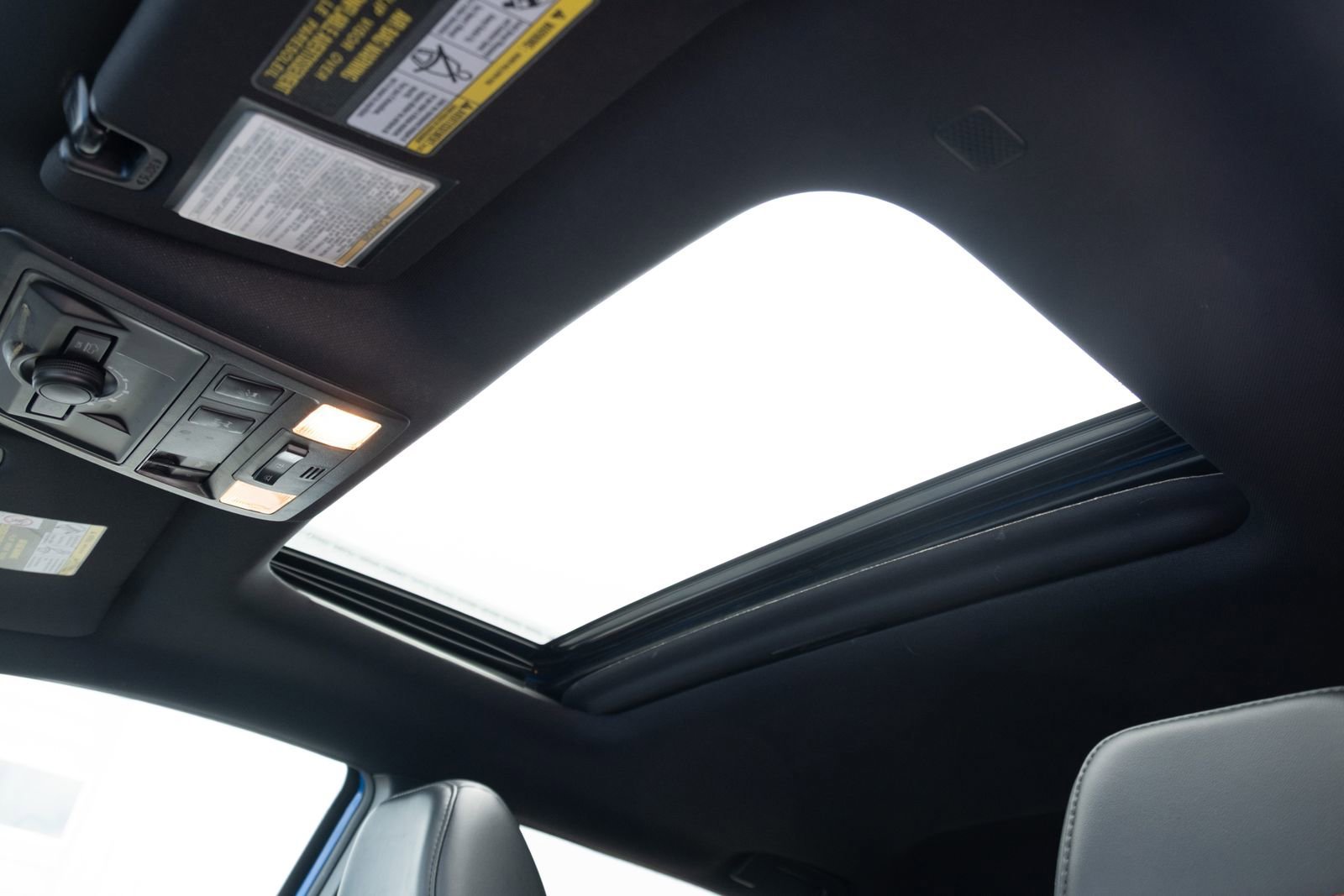 Used 2019  Toyota SR image 12