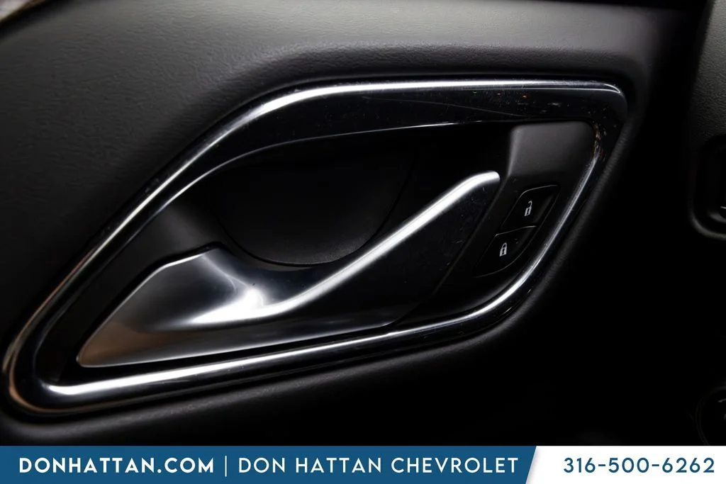Used 2022 Black GMC SLE image 11