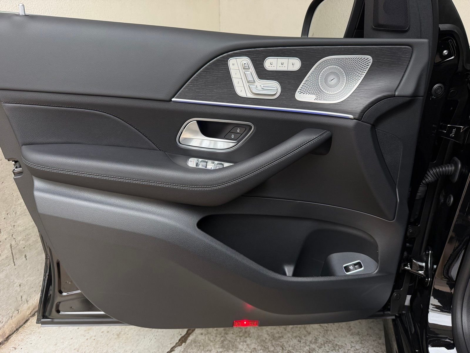 New 2026 Obsidian Black Metallic Mercedes-Benz GLE 350 image 17