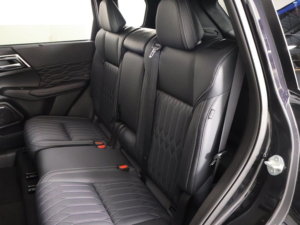 2025 Mitsubishi Outlander SEL - Photo 35