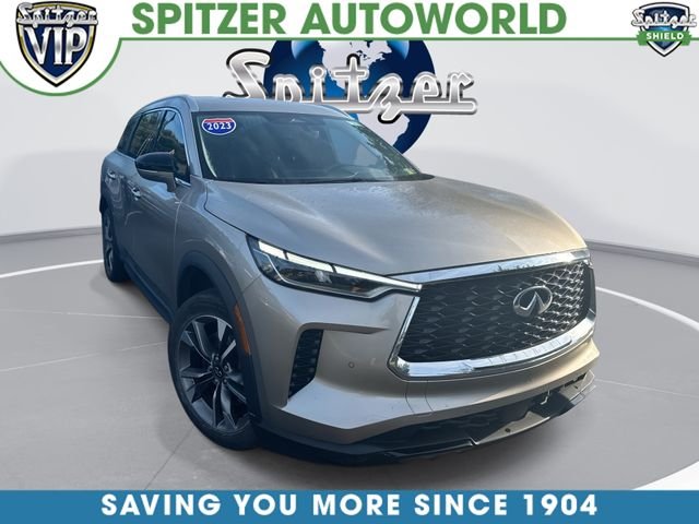 Used 2023 Silver INFINITI LUXE image 1