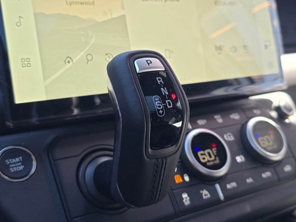 New 2026 Fuji White LAND ROVER X-Dynamic SE image 28