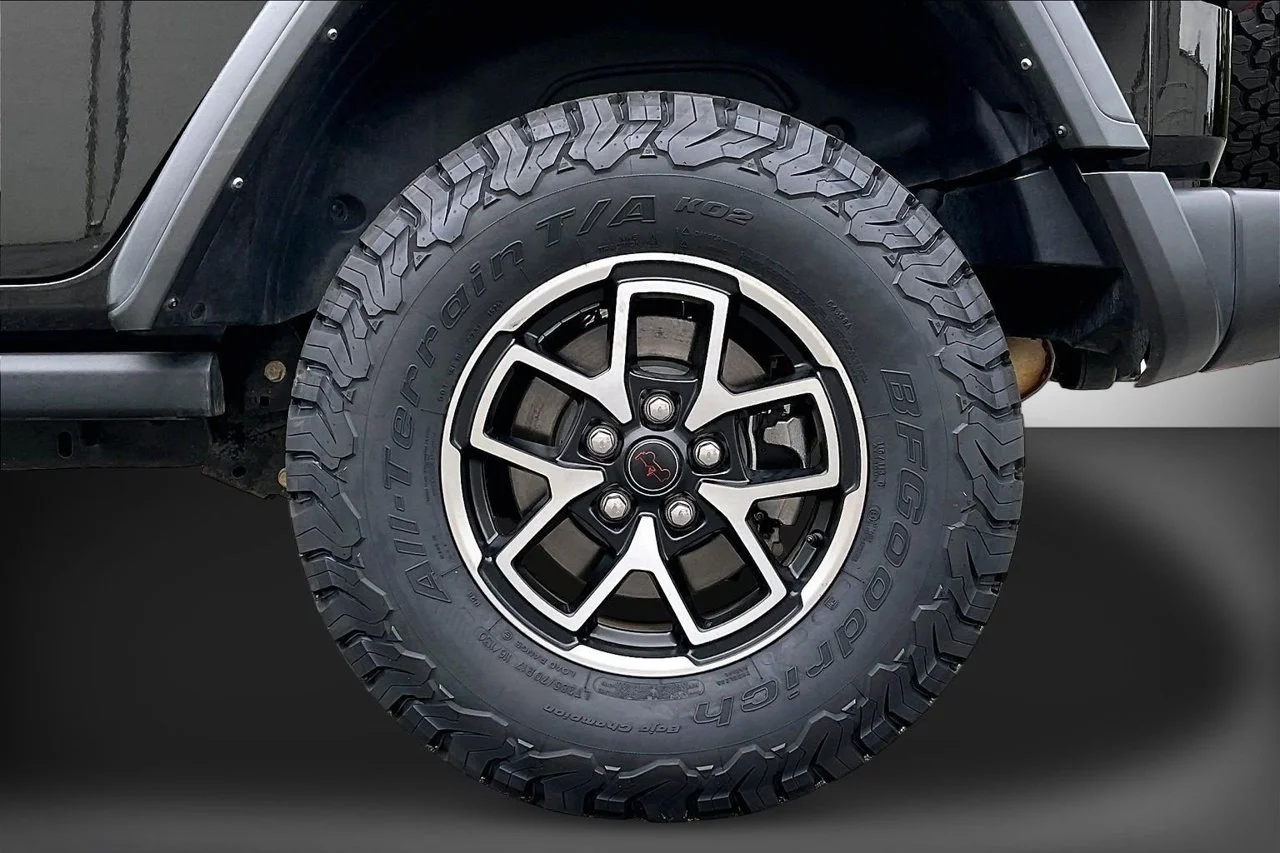 Certified Used 2024 Black Jeep Rubicon image 33