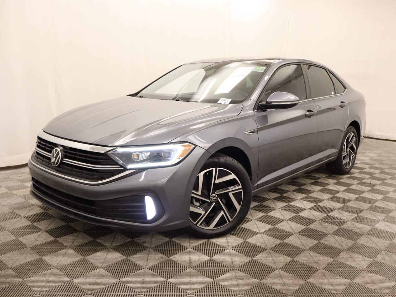 Certified Used 2024 Platinum Gray Metallic Volkswagen SEL image 1