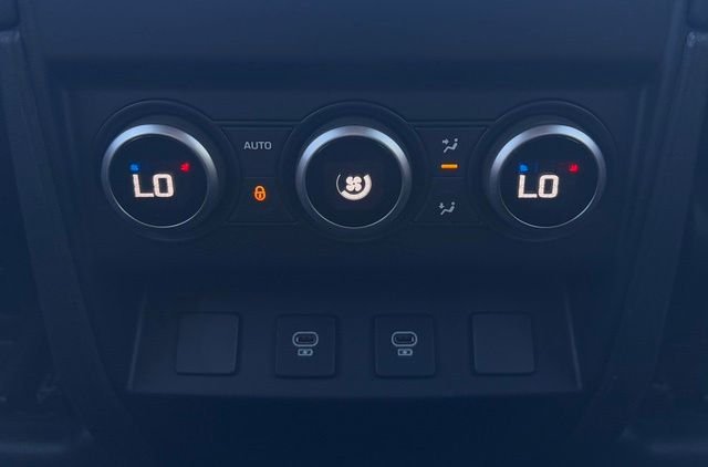 Certified Used 2025 Black Land Rover V8 image 43