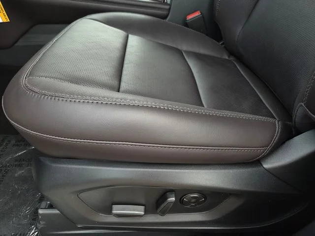 New 2026 Star White Metallic Tri-Coat Ford Platinum™ image 12