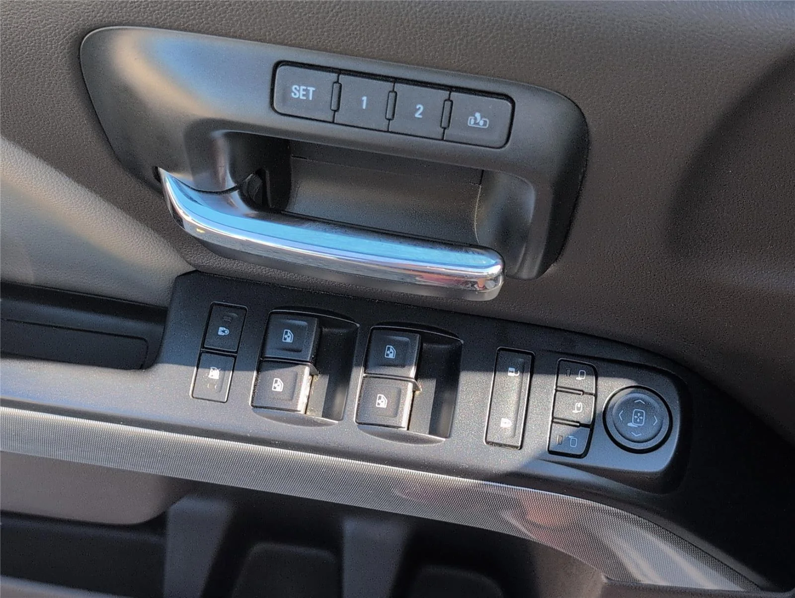 Used 2019 SUMMIT WHITE Chevrolet LTZ image 20
