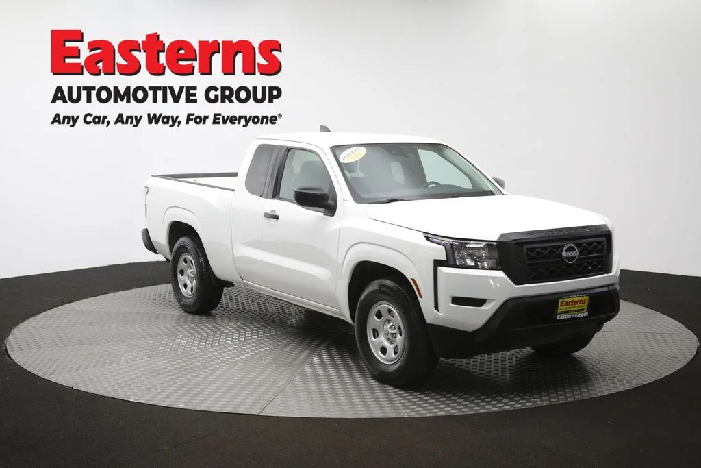 Used 2022 White Nissan S image 50