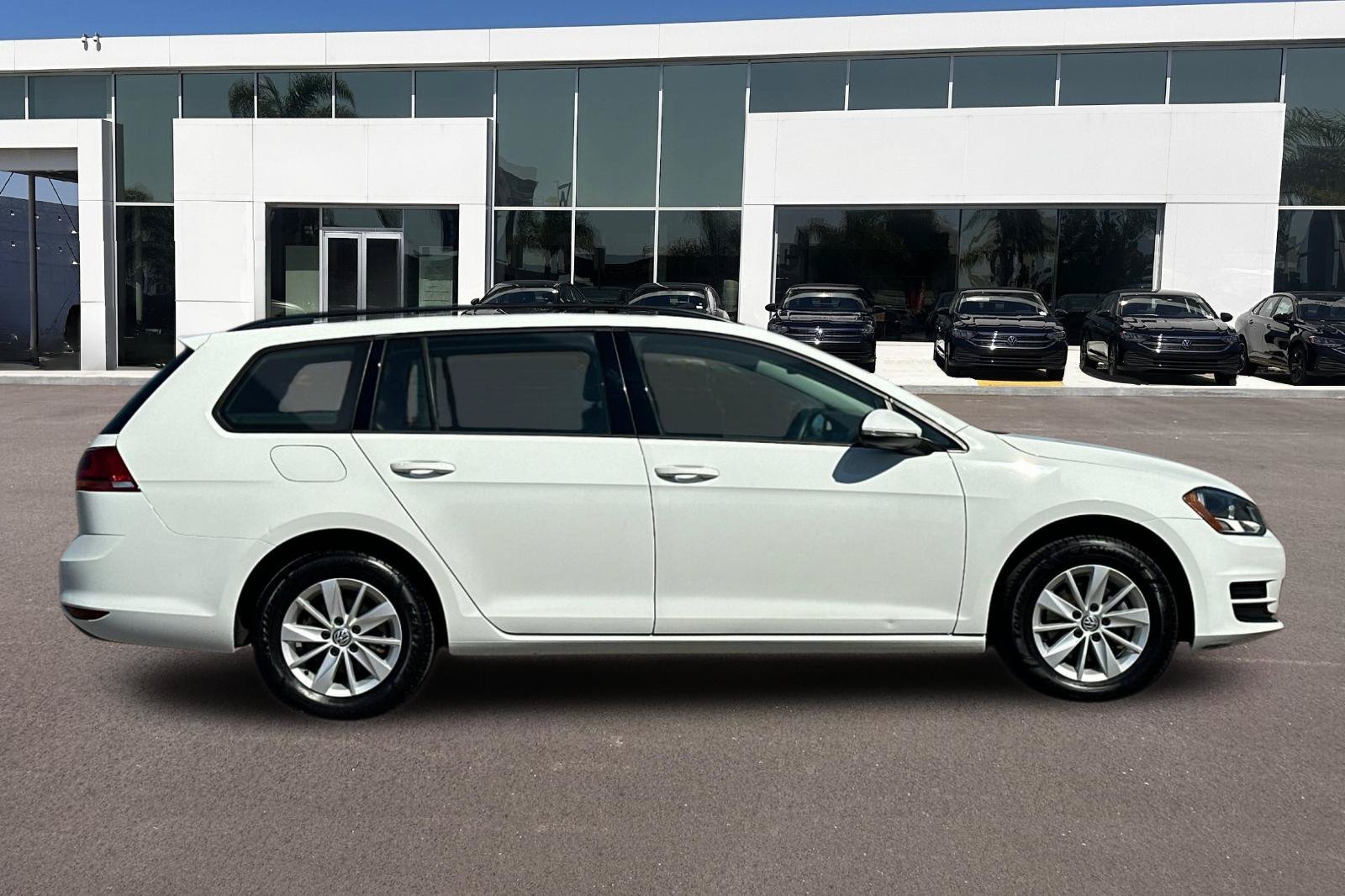Used 2017 Volkswagen Golf SportWagen S with VIN 3VWC17AU5HM510564 for sale in San Diego, CA