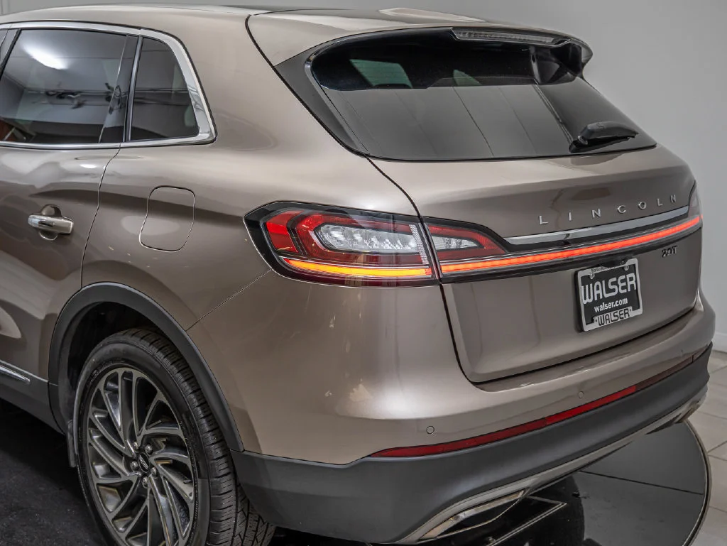 Used 2020 Iced Mocha Lincoln Reserve image 19