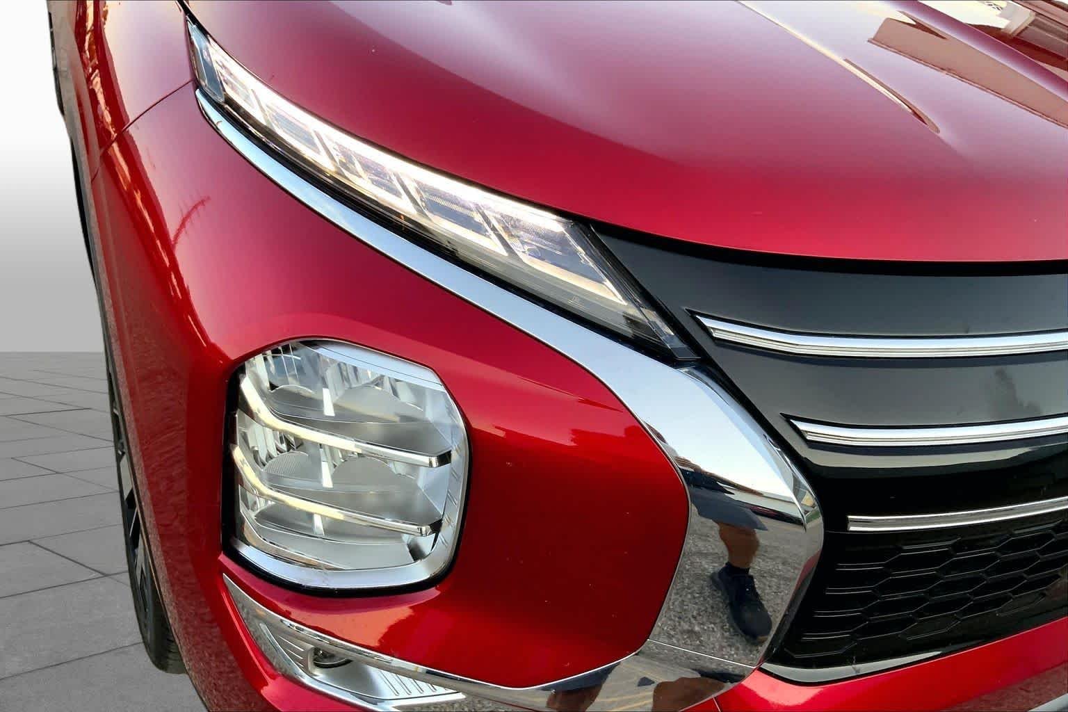 Used 2025 Red Diamond Mitsubishi SE image 27