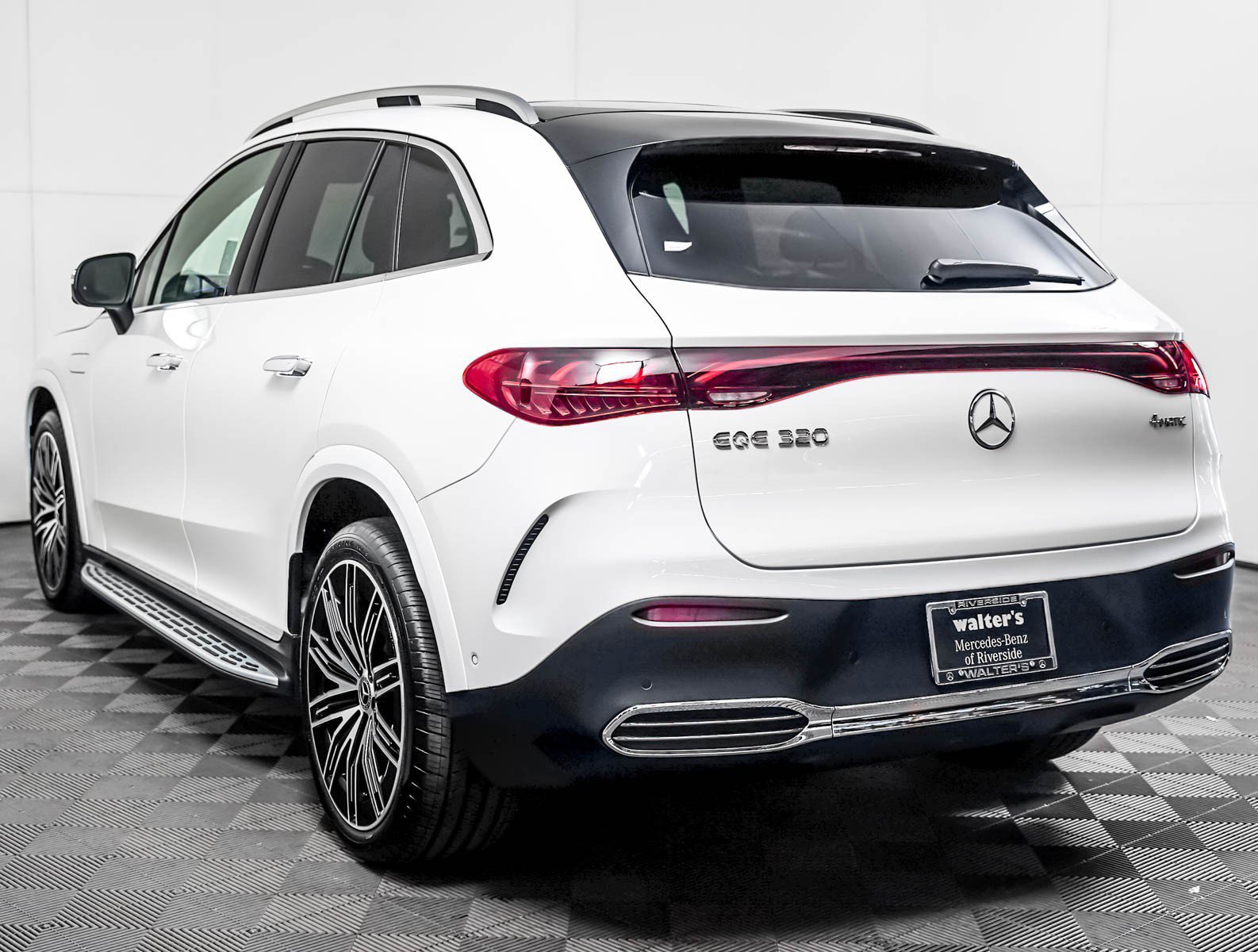 New 2026 Polar White Mercedes-Benz EQE 320 image 2