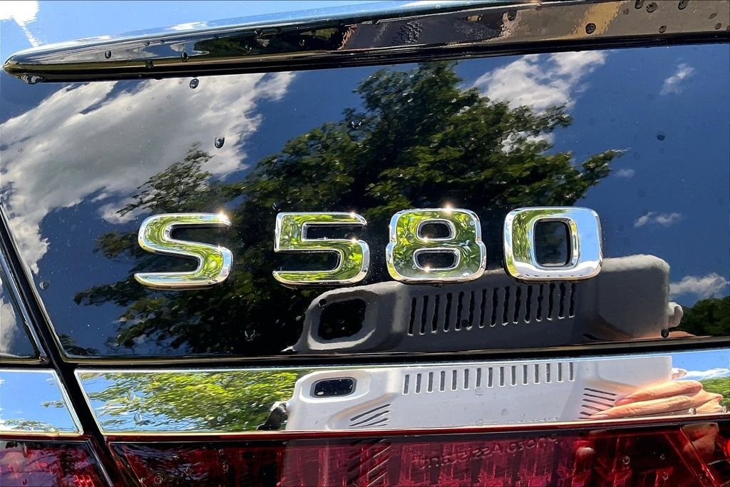 Certified Used 2023 Black Mercedes-Benz S 580 image 33