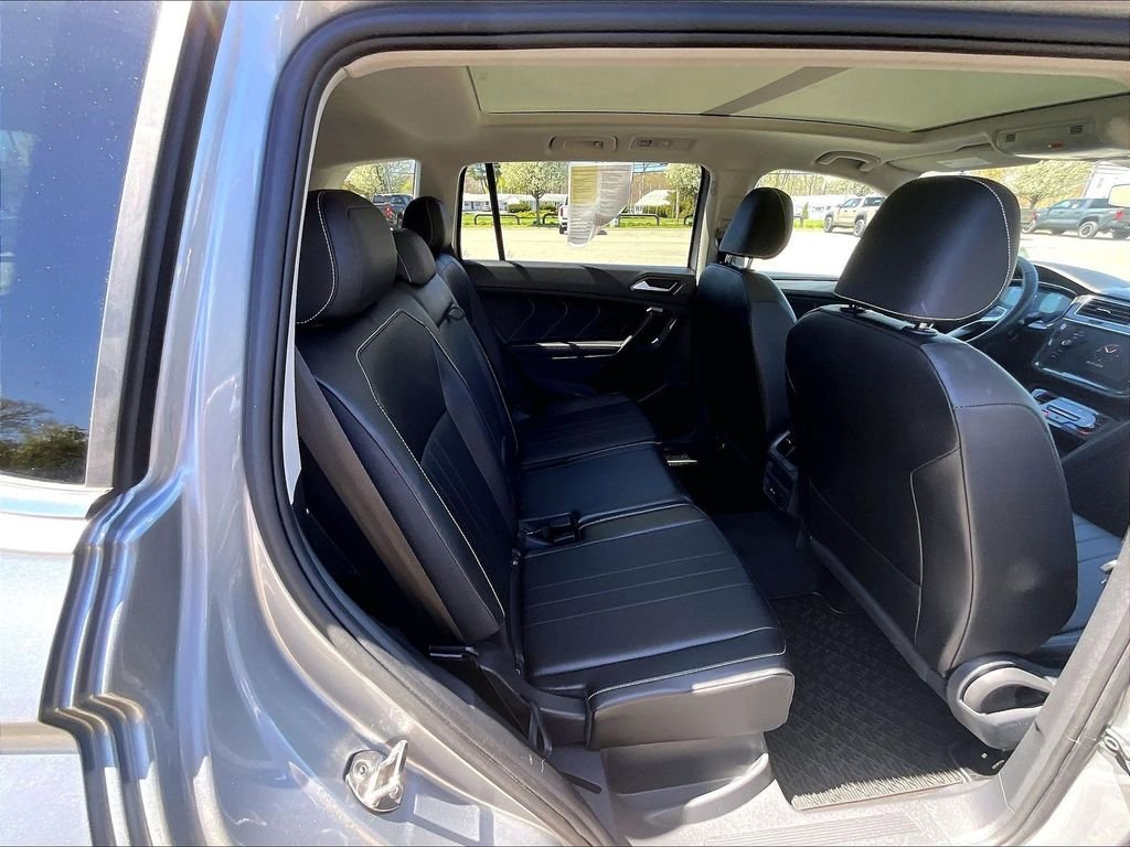 Used 2024 Silver Volkswagen 2.0T SE image 16