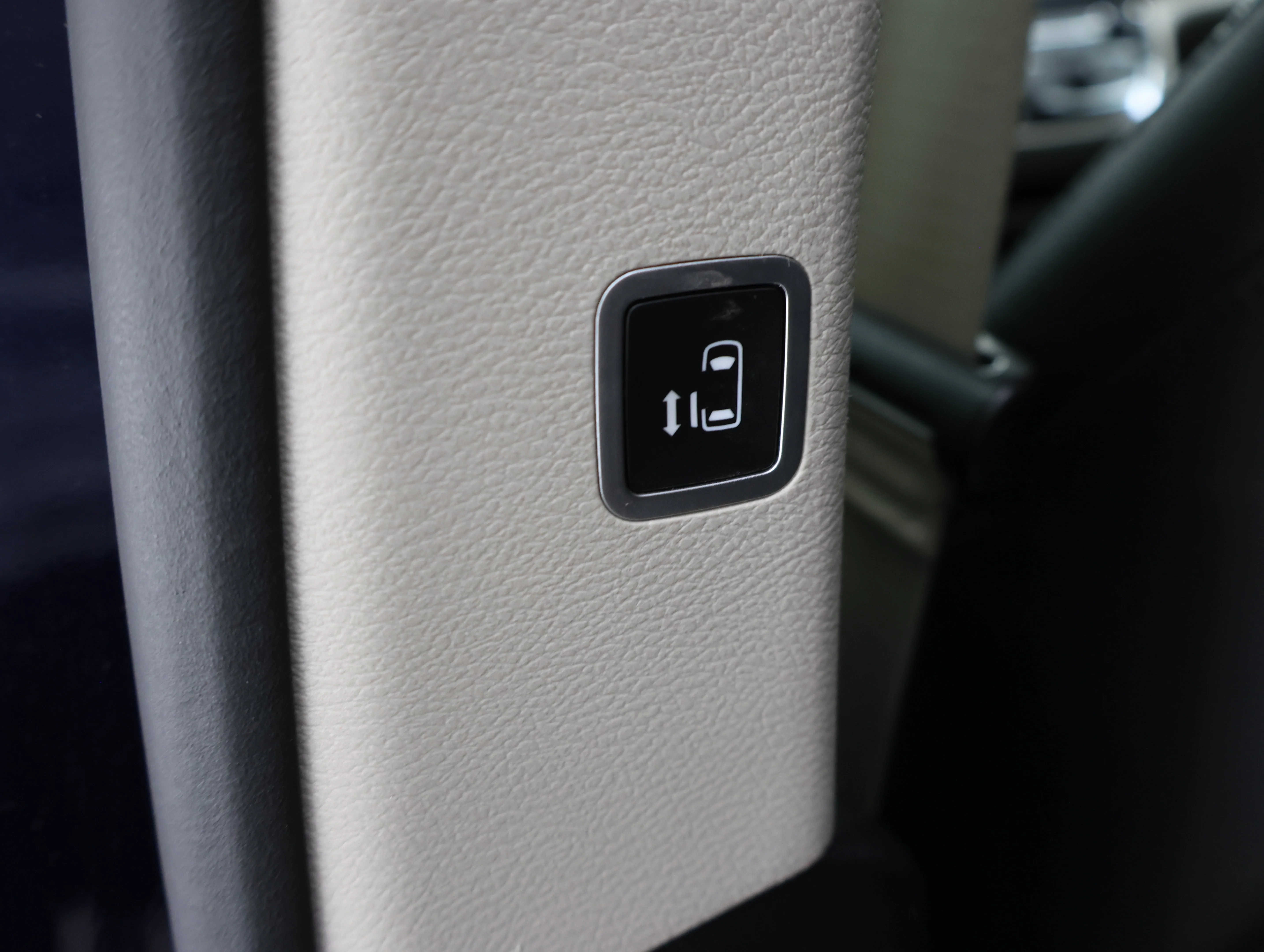 Used 2017 Jazz Blue Pearlcoat Chrysler Touring L image 38