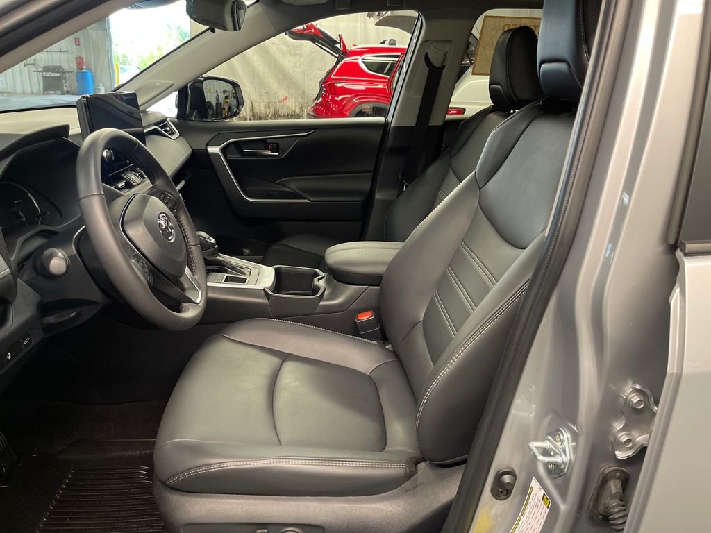 Used 2024 Silver Toyota XLE Premium image 13