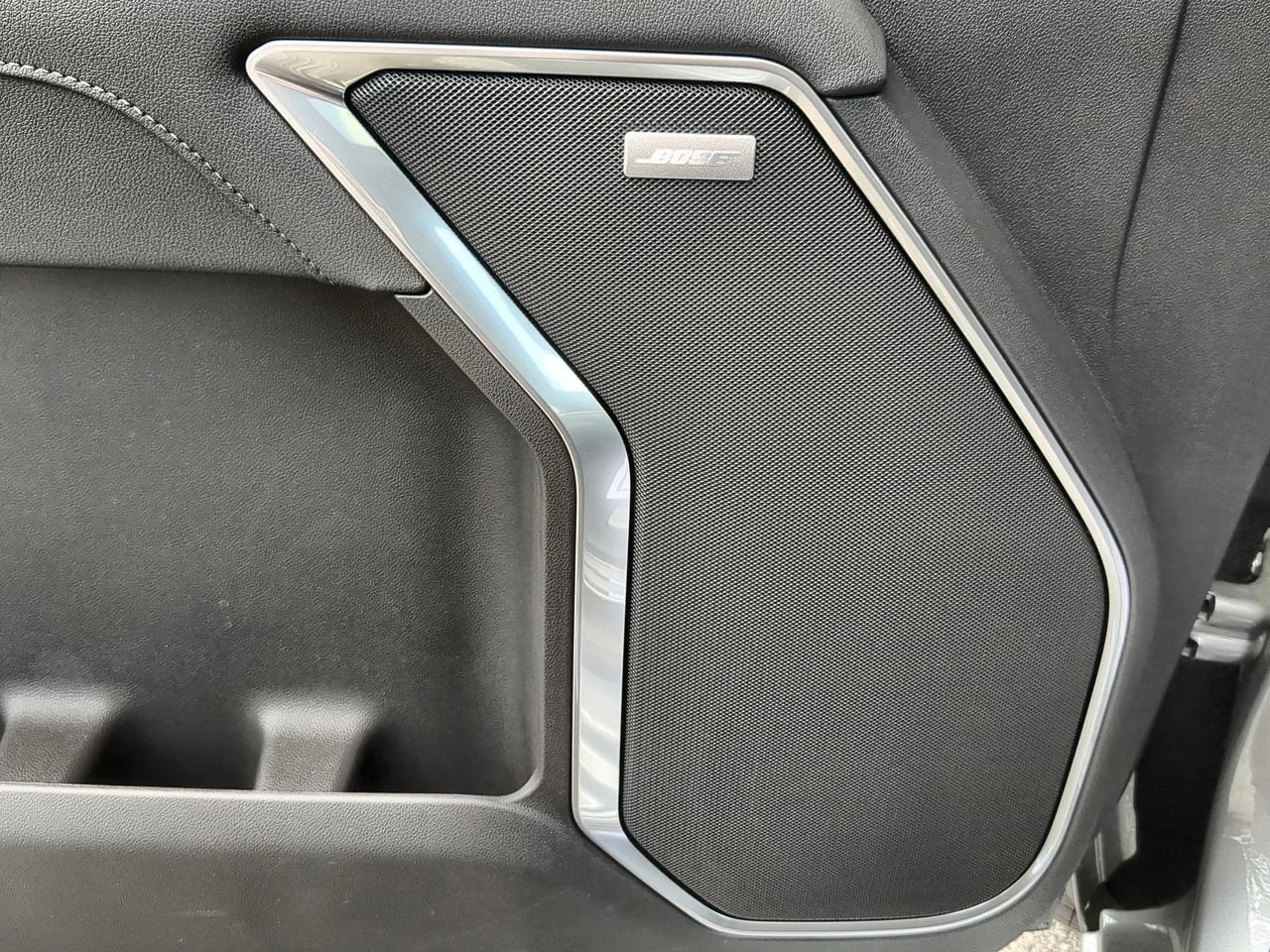 New 2026 Sterling Metallic GMC SLT image 25