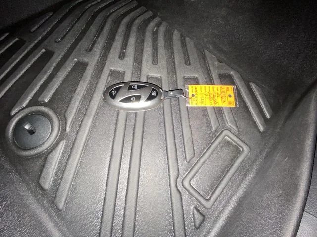 Used 2024 Gray Hyundai SE image 30