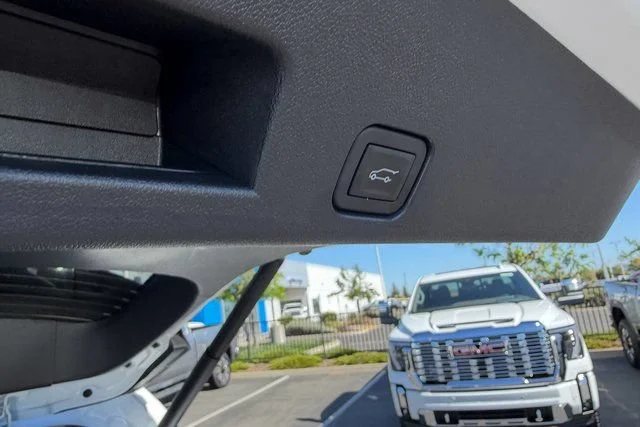 New 2026 Summit White GMC Elevation image 27