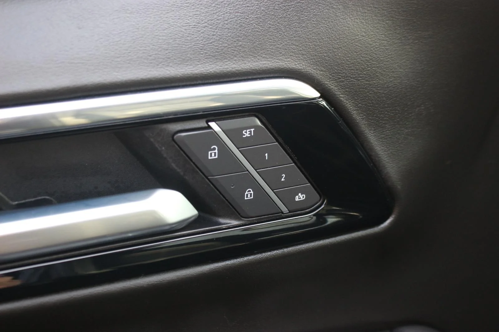 Used 2025 Black Chevrolet High Country image 15
