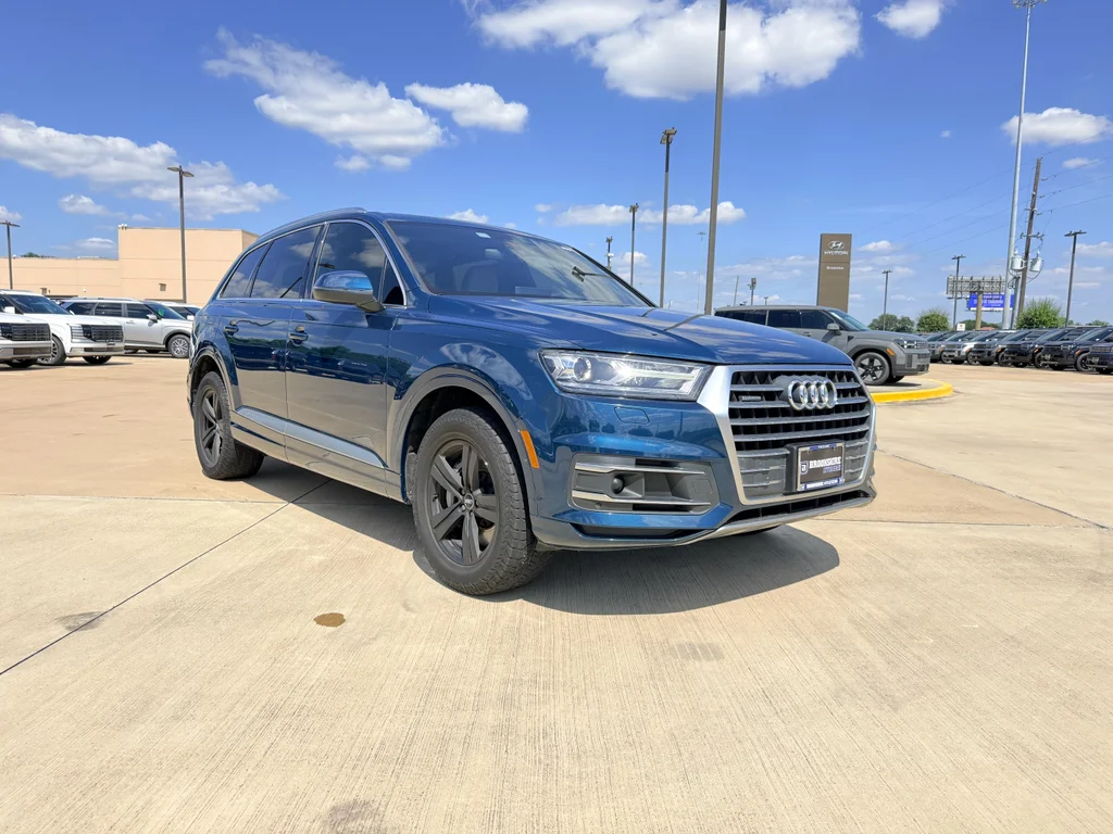 Used 2018 Ink Blue Metallic Audi Premium Plus image 3