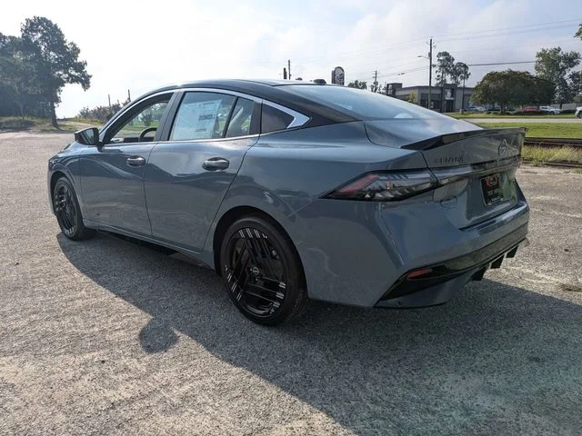 New 2027 Atlantic Gray Metallic / Super Black Two-tone Nissan SR image 6
