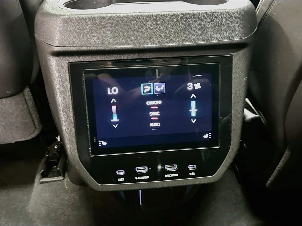 Used 2026 Onyx Black GMC Denali Ultimate image 27