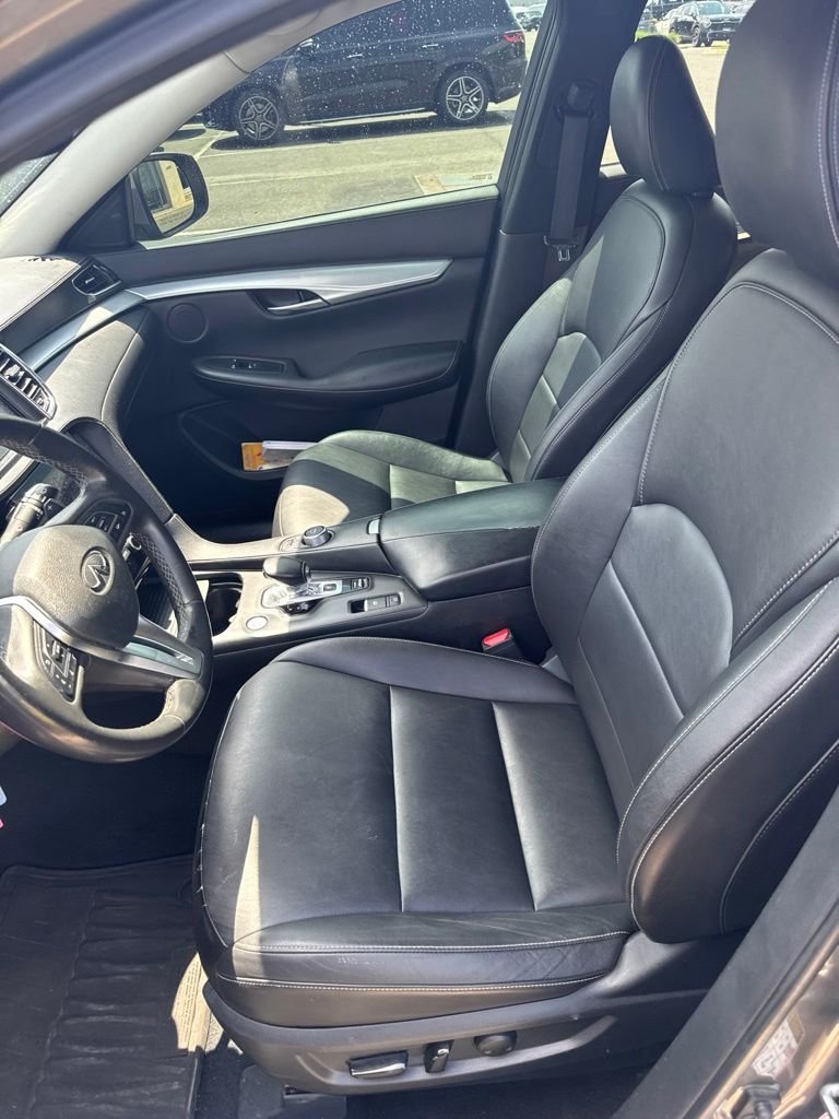 Used 2019 Graphite Shadow INFINITI LUXE image 3