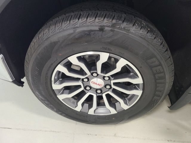 Used 2019 Summit White GMC SLE image 41