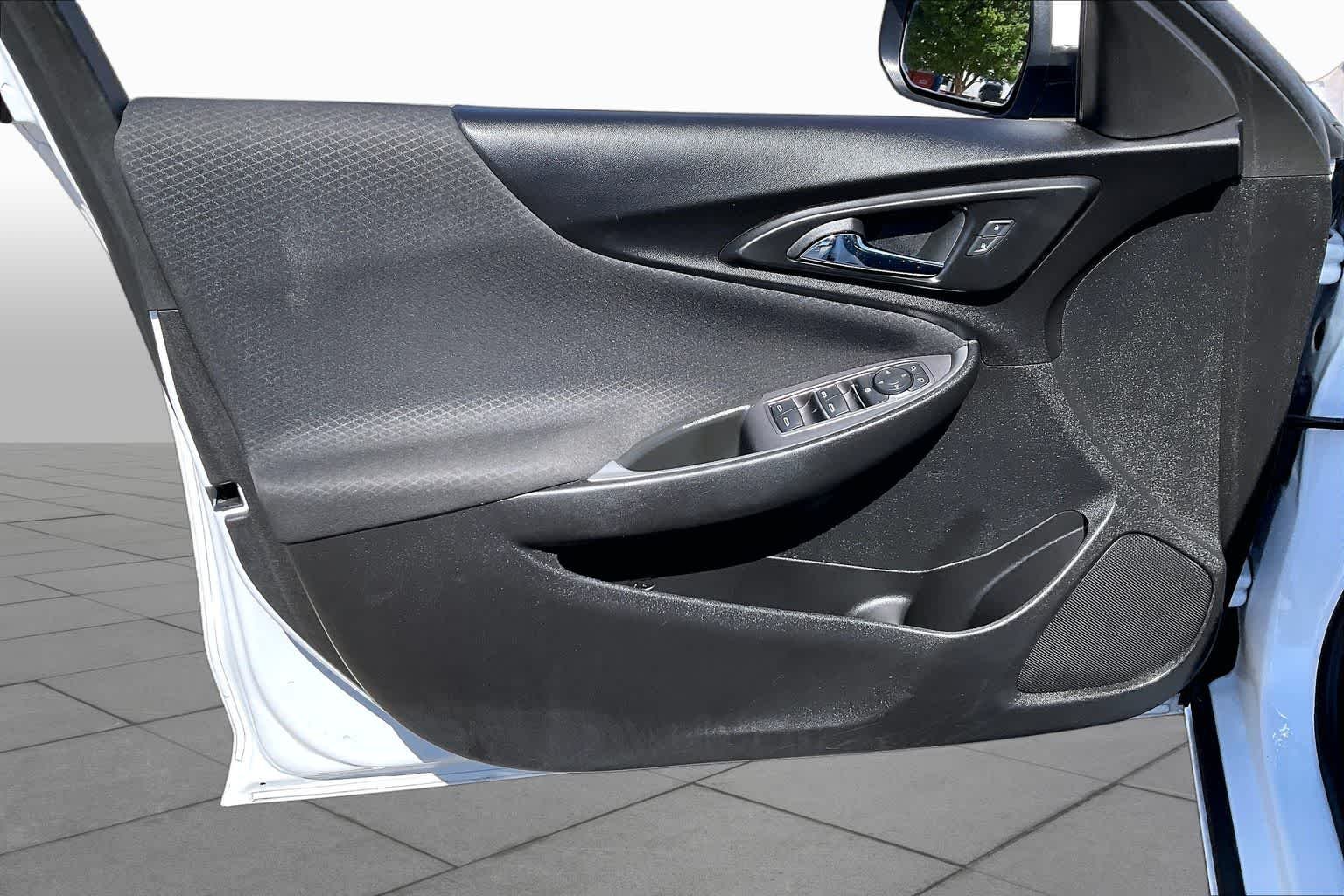 Used 2024 Summit White Chevrolet LT image 22