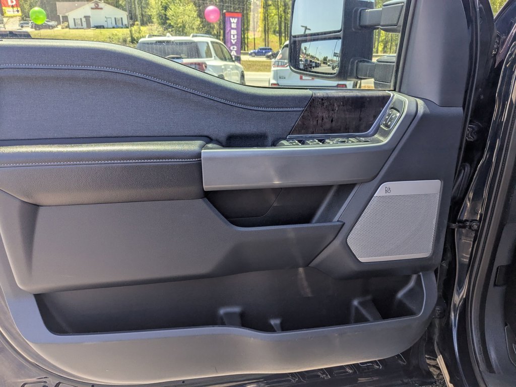 Used 2023  Ford LARIAT image 11