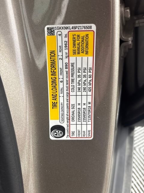 Used 2023 Light Stone Metallic GMC SLE image 19