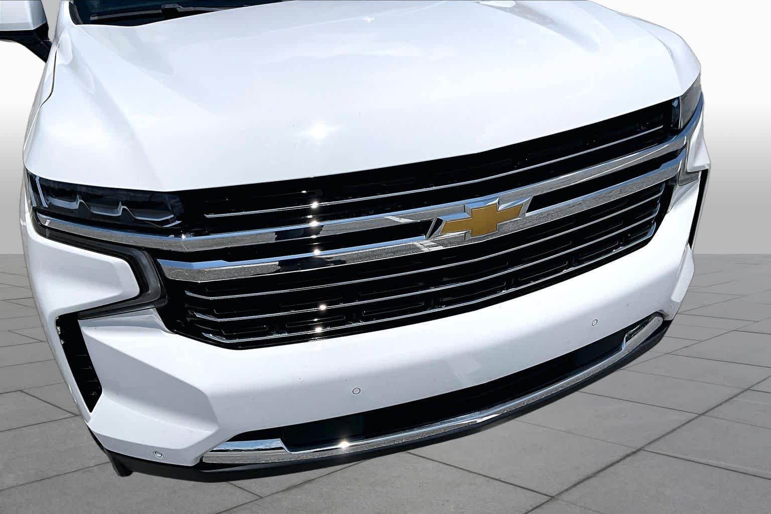 Used 2022 Summit White Chevrolet LT image 30