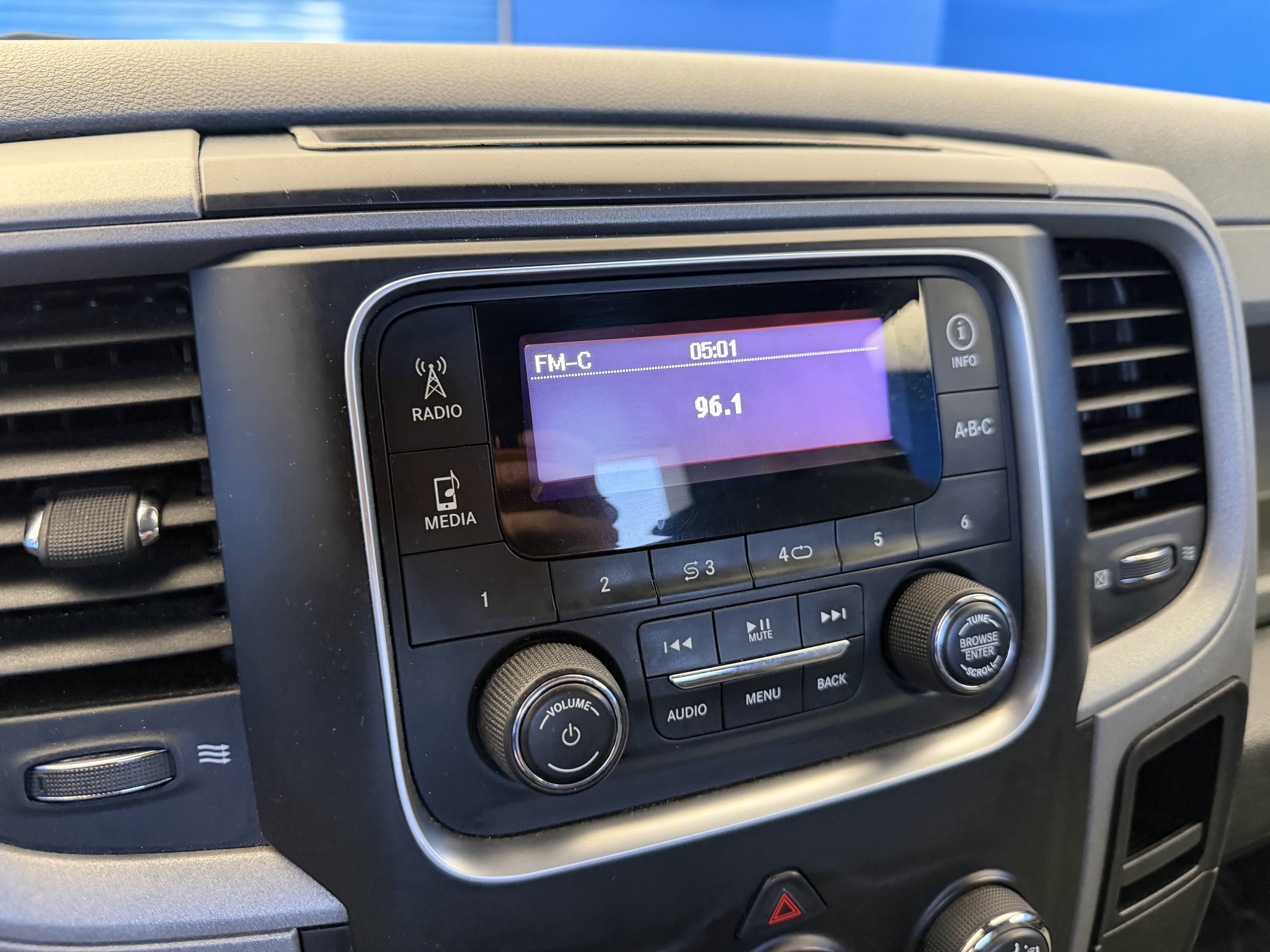 Used 2013 Mineral Gray Metallic Ram Tradesman image 18