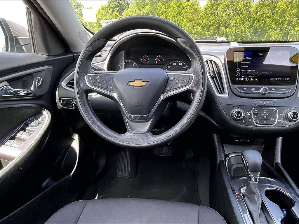 Used 2023 Gray Chevrolet LT image 17