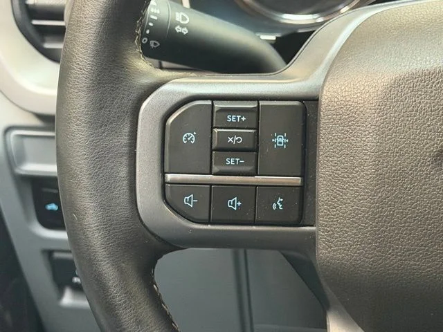 Used 2023 Black Ford XLT image 17