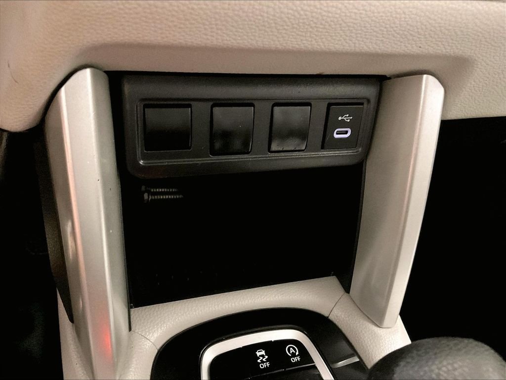 Used 2025 Celestite Toyota L image 26