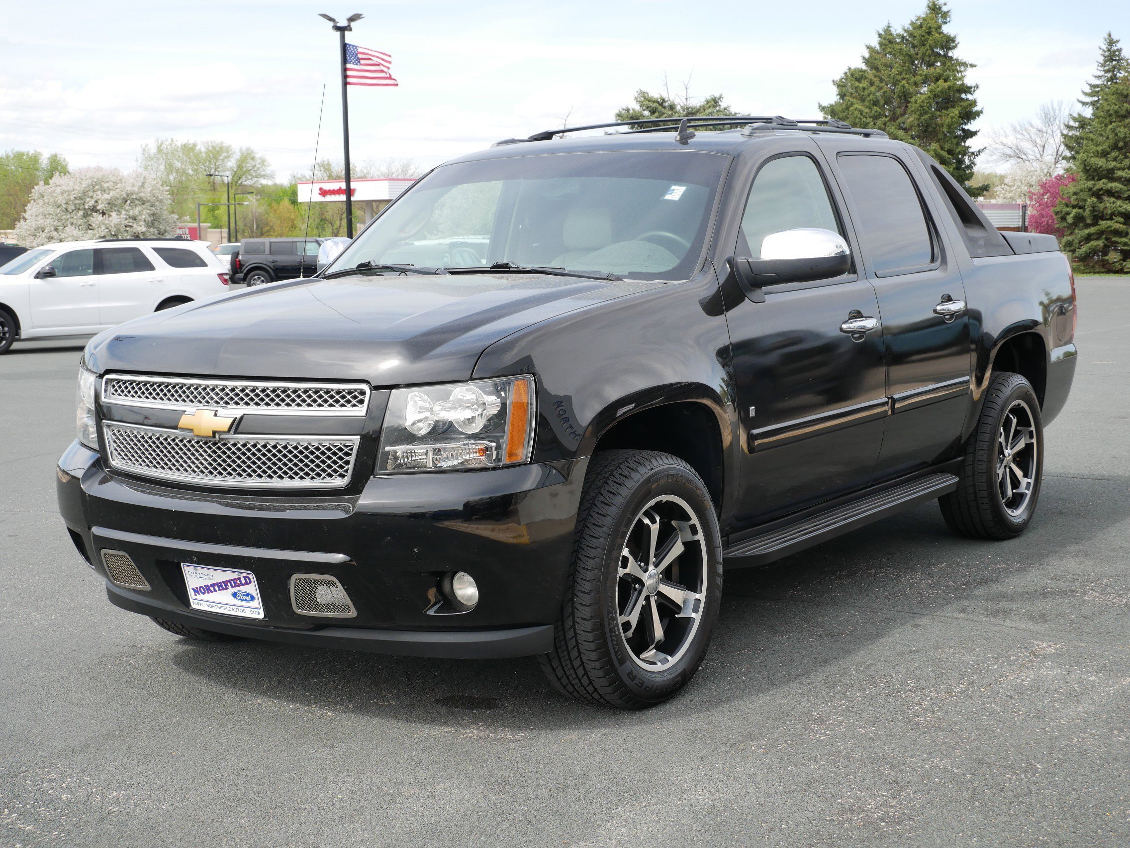 View vehicle photo 4
